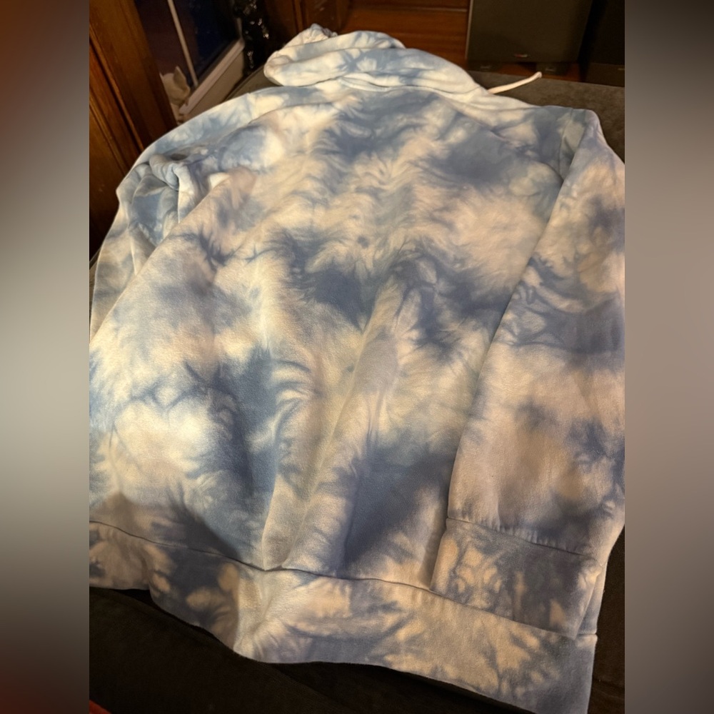 Her Universe Blue Tie-Dye Hoodie Ponyo Studio Ghibli - Picture 8 of 8